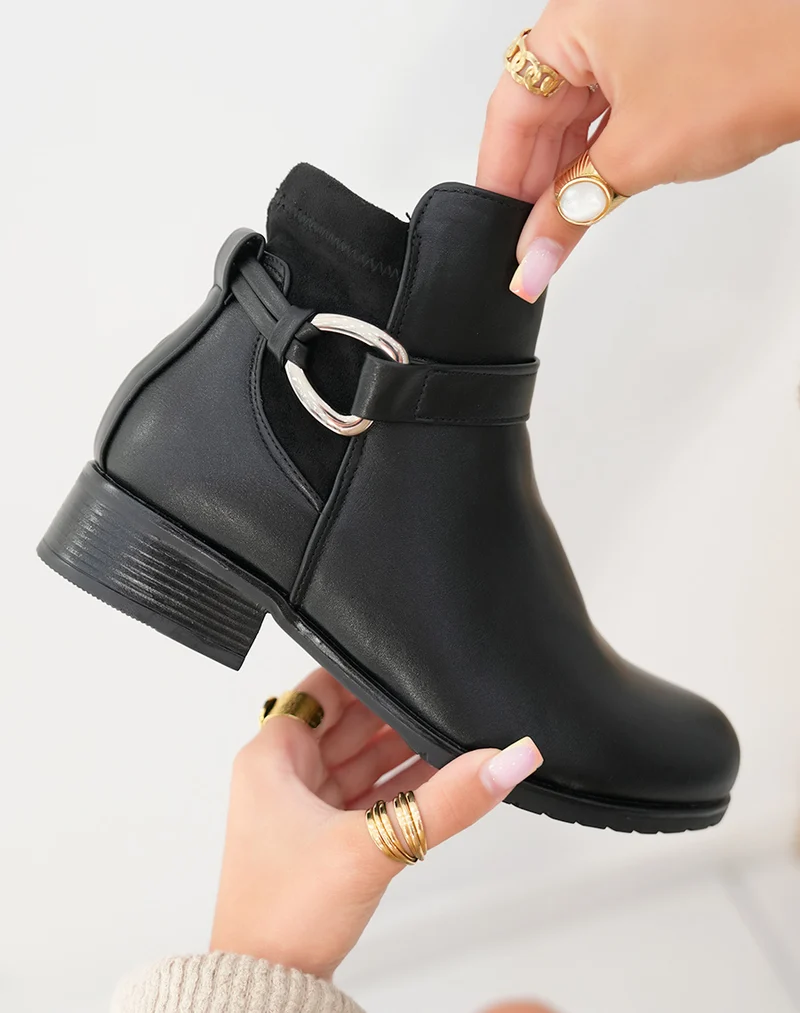 Bottines noires bi-matières avec sangle argentée : L'allure féminine