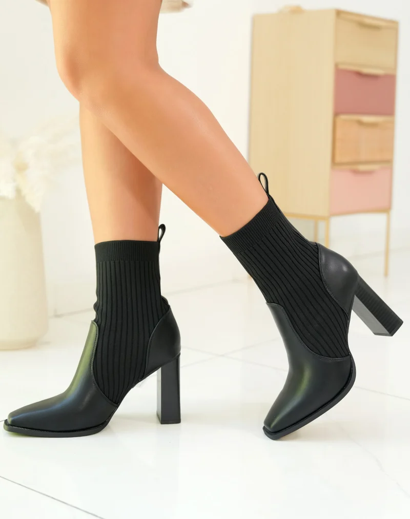 Bottines Classiques Bi-matière à Bout Carré - La Quintessence de l'Élégance Féminine