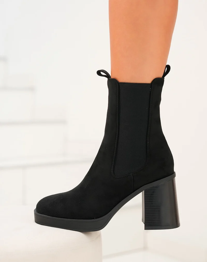 Bottines noires en suédine montant style chelsea à talon