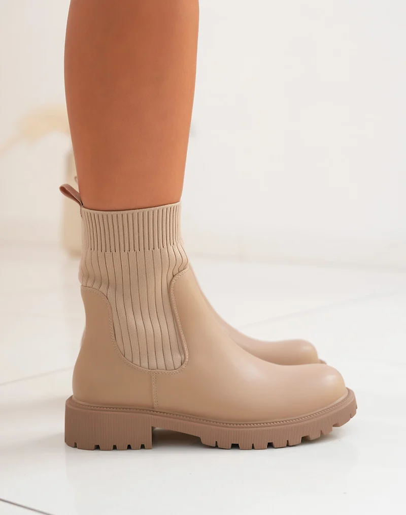 Bottines Chelsea beiges bicolores effet chaussette - Douceur et tendance à vos pieds