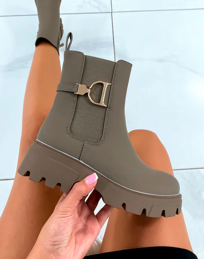 Bottines Chelsea Taupe Mat Avec Boucle Dorée