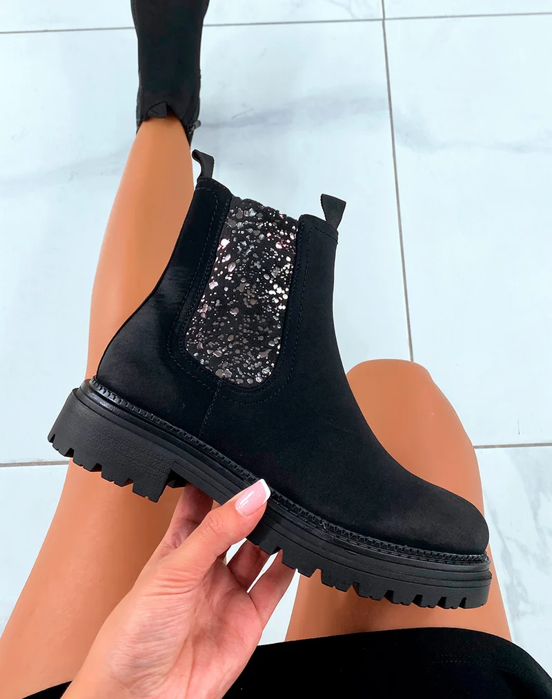 Bottines femme noires avec détail doré