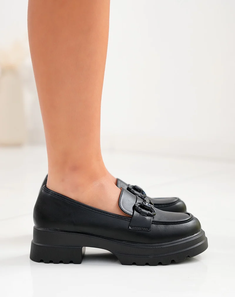 Mocassins noirs a détail noir