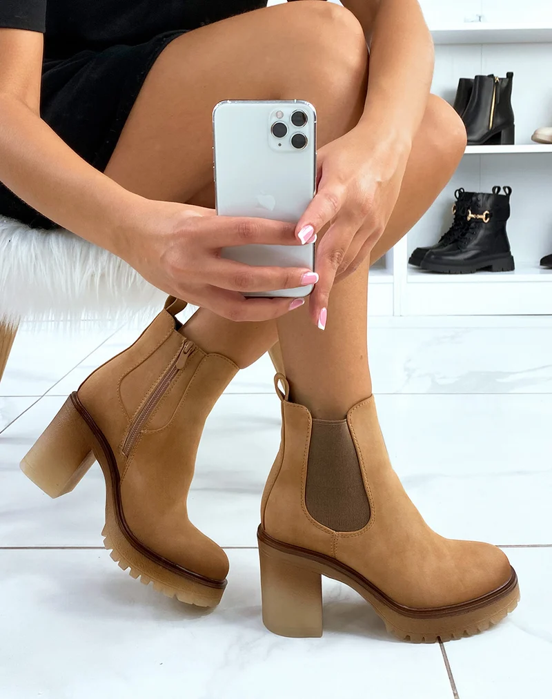 Bottines chelsea camel à talon haut et plateforme crantée