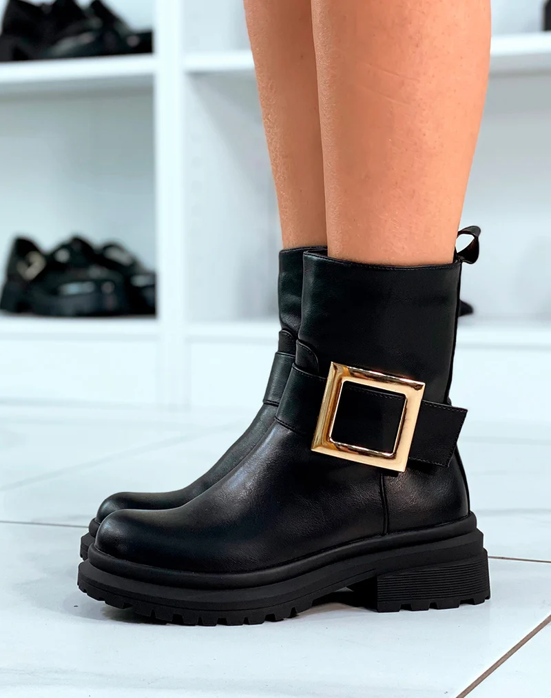 BOTTINES MONTANTES NOIRES AVEC LANIÈRE ÉPAISSE DORÉE ET SEMELLE CRANTÉE