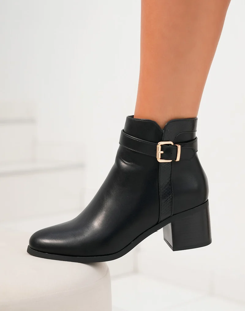 Bottines Noires Bi-Matière avec Sangle Dorée - Confort et Raffinement