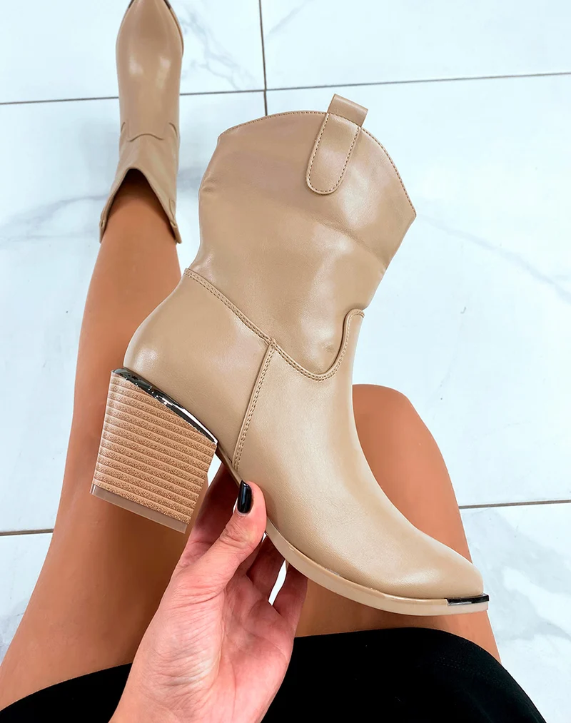 BOTTINES BEIGES STYLE SANTIAGS AVEC DÉTAIL ARGENTÉE
