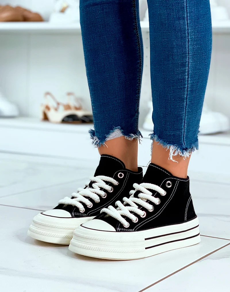 Baskets noires à lacets épais tendances