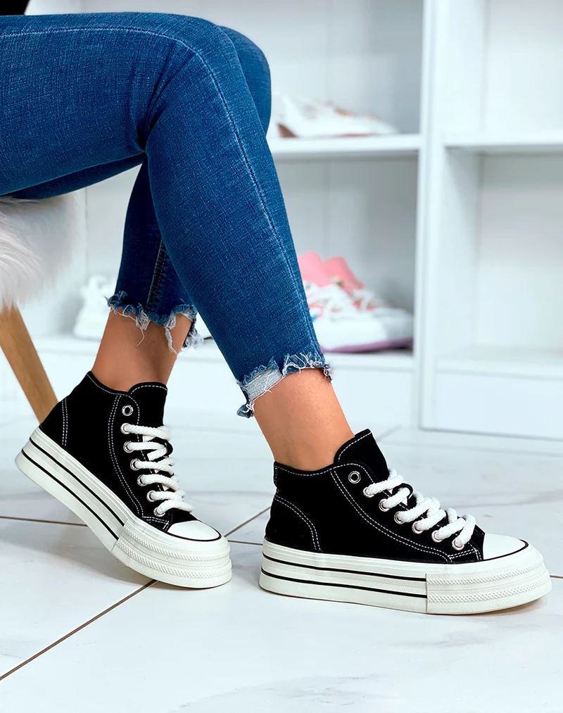 Baskets noires à lacets épais tendances