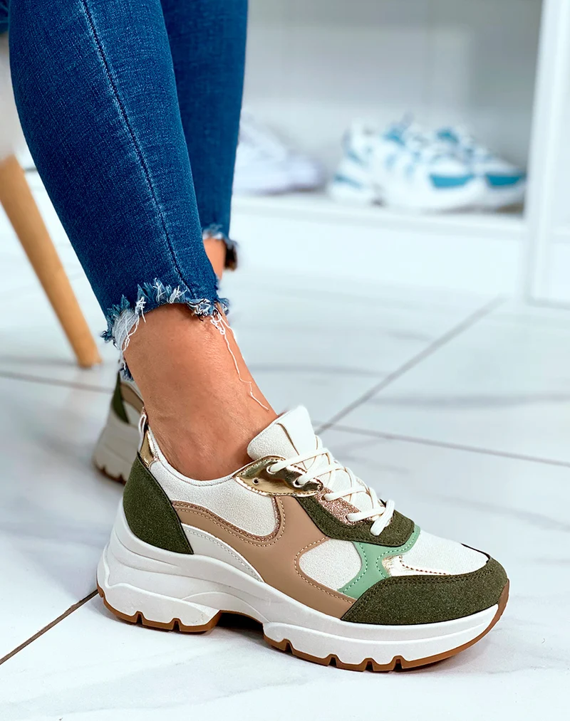 Baskets vertes à lacets avec détails tissus et dorés