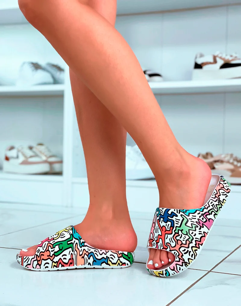 Mules blanches à motifs multicolores