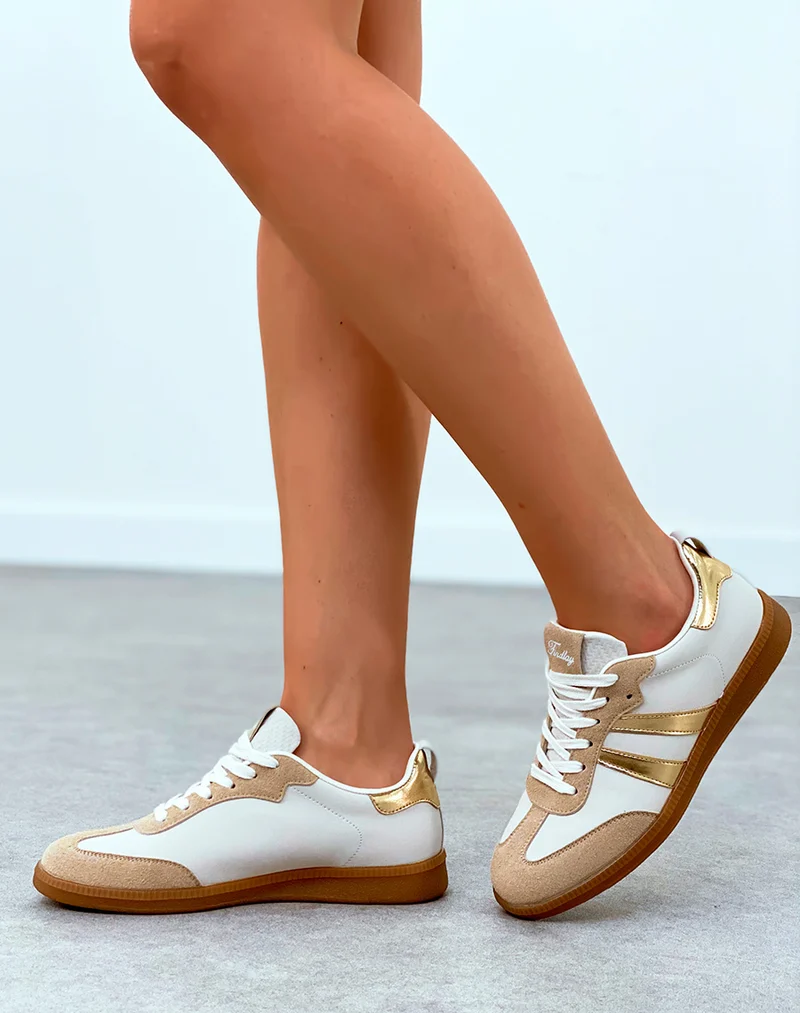 Baskets femme beige et blanche à lacets et détail dorée