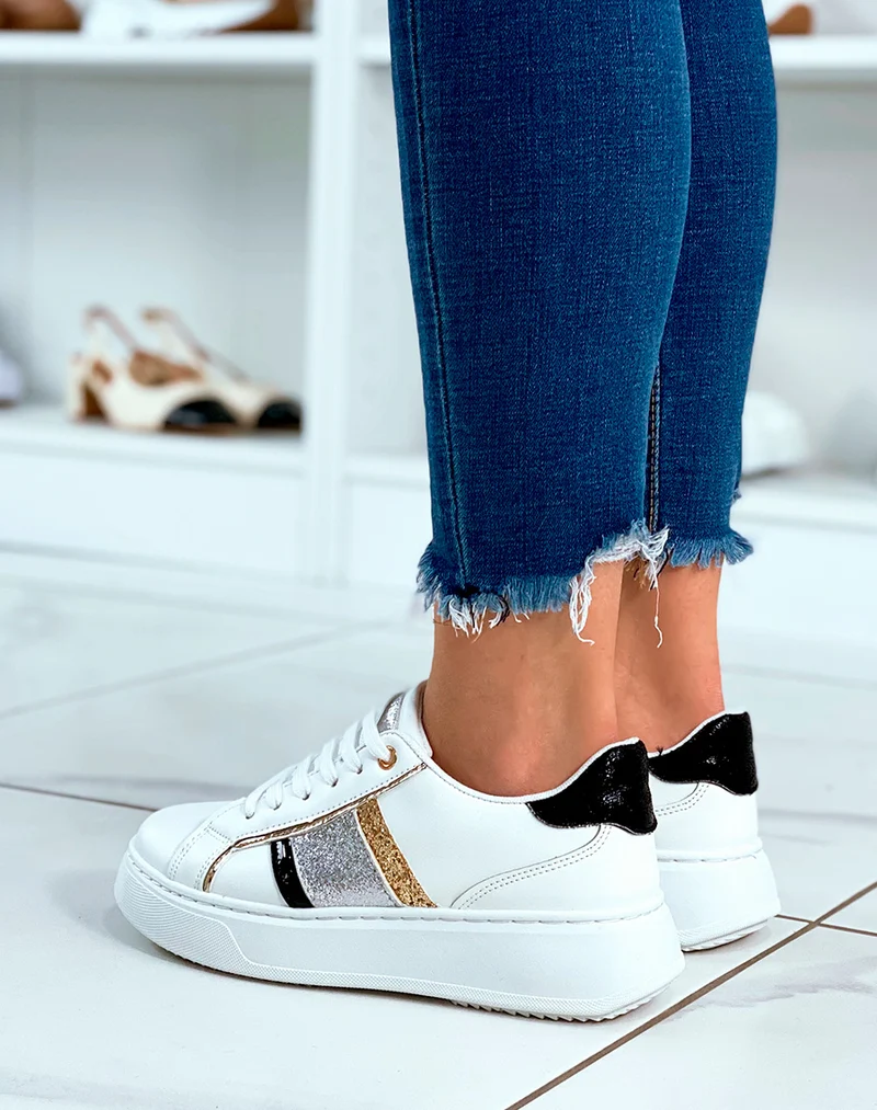 Baskets blanches à lacet et aux détails élégants