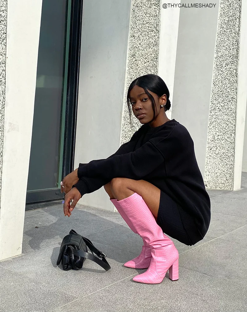 Bottes roses pointues effet croco à talon