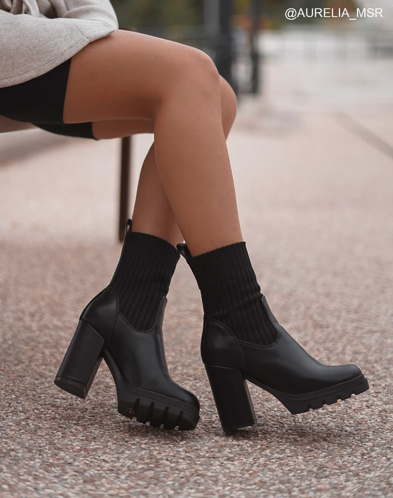 Bottines noires effet chaussette à talon
