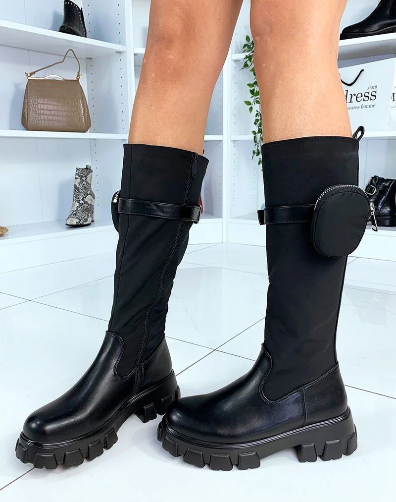 Bottes noires bi-matière à pochette et à semelles crantées