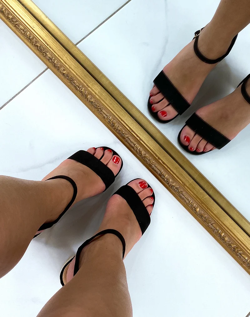 Sandales noires en suédine à talon en jute