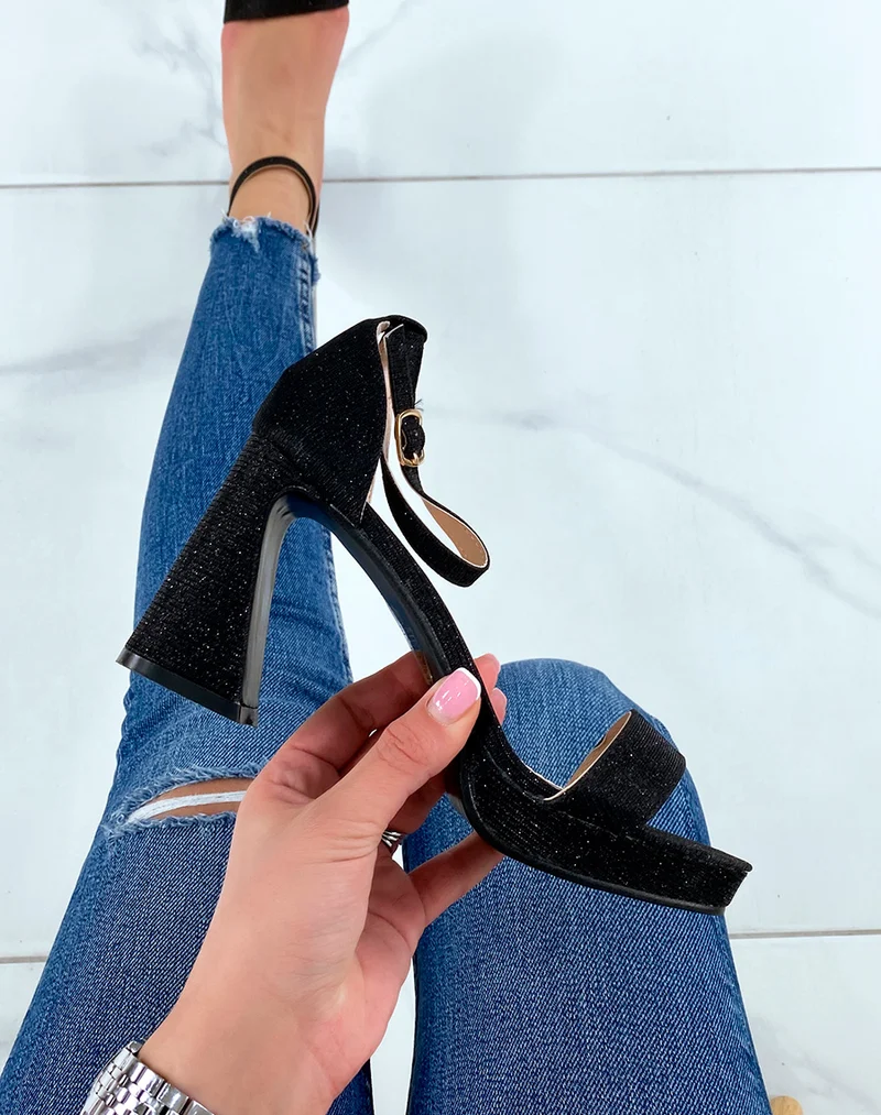 Sandales noires pailletées à talon biseauté