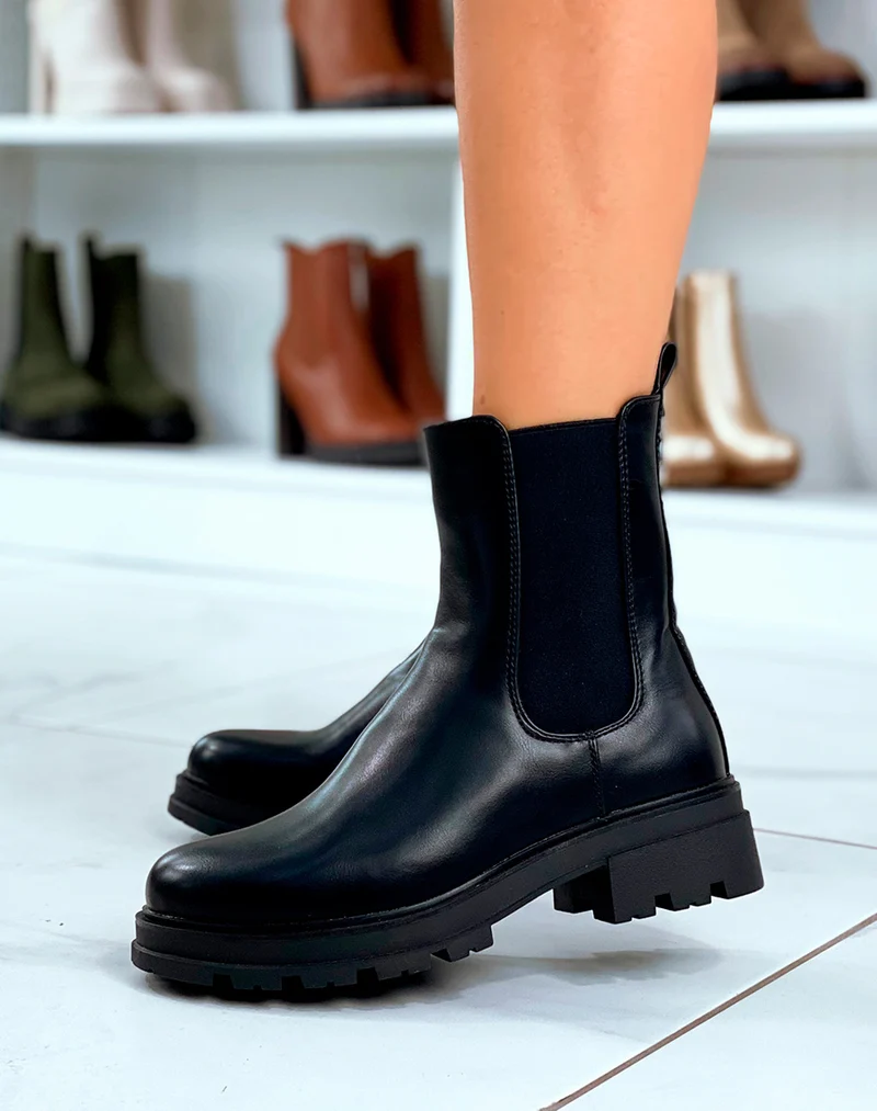 Bottines Chelsea Noires Avec Boucle Argentée