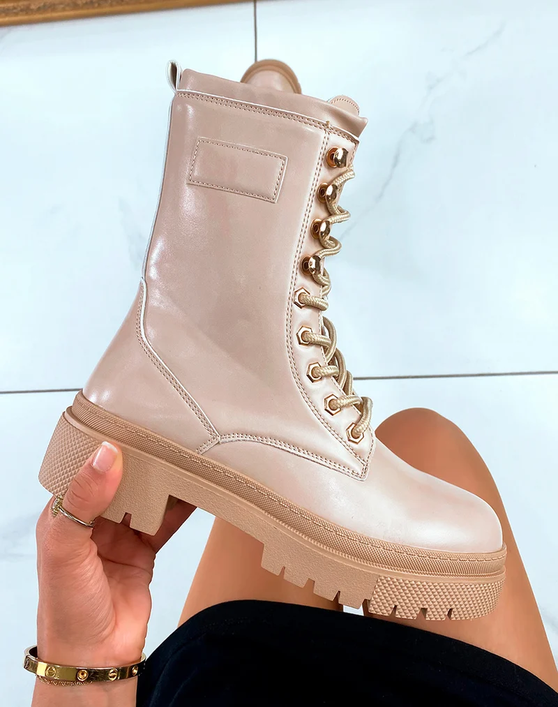 BOTTINES MONTANTES BEIGE ? LACETS AVEC SEMELLE CRANT?E
