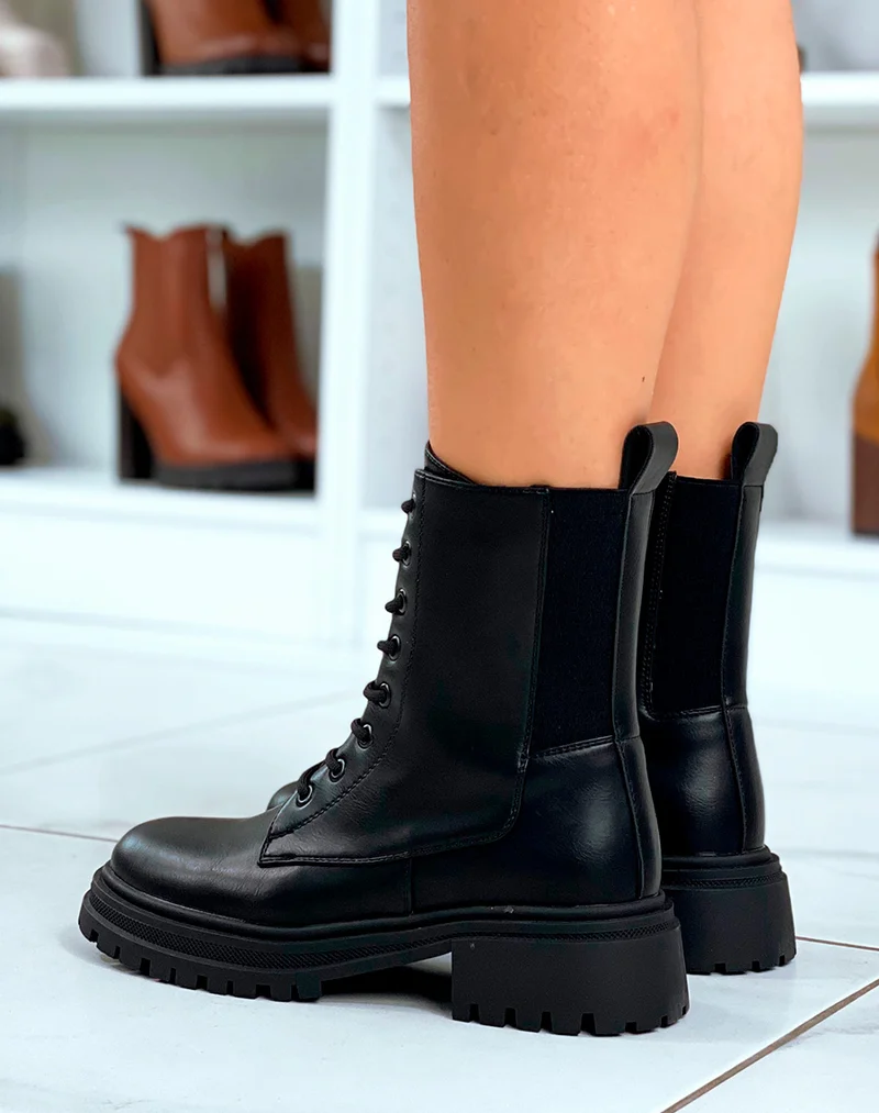 BOTTINES NOIRES GLAMOUR ? LACETS